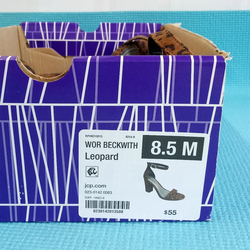 NEW Worthington Leopard Animal Print Heels Peep Toe Sandals Size 8.5 M